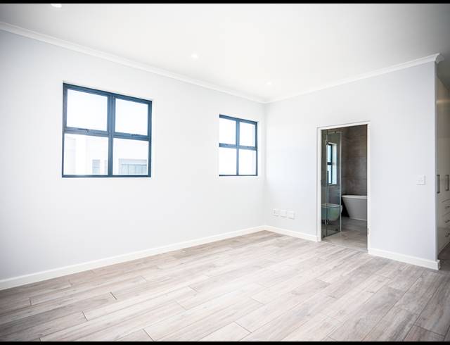 4 BEDROOM FREEHOLD FOR SALE IN SANDOWN